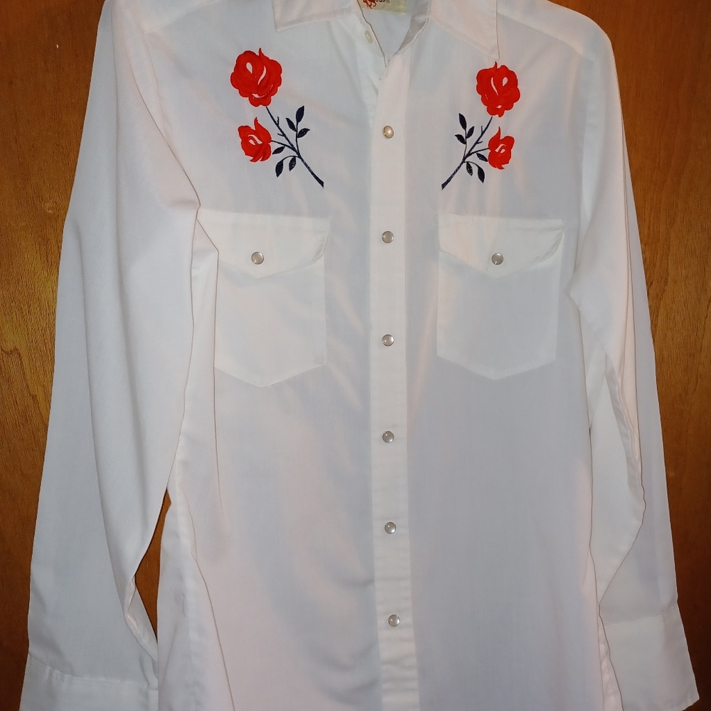 Rose embroidered Cowboy BOHO Authentic Western Youngbloods Button Down  small